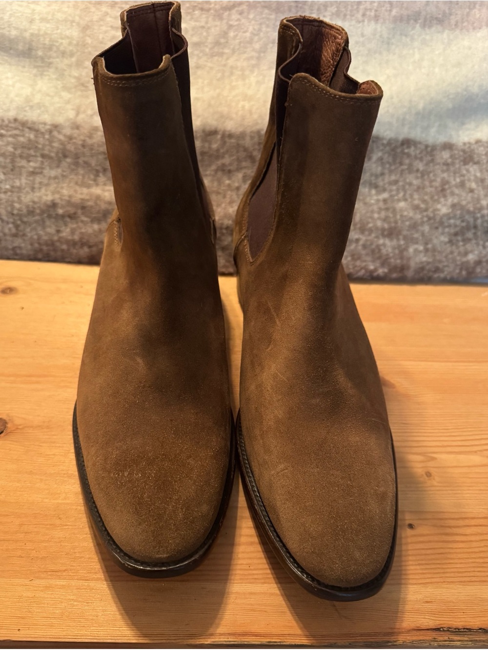 Frye Dara Chelsea Brown Suede Boots - Size 11